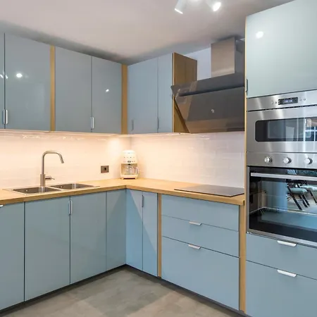 Naos Apartament *
