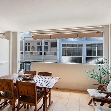 Naos Apartament *